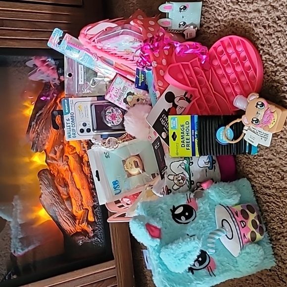 18 items gift basket 18 items gift basket 18 items gift basket 18 items gift bas - Picture 3 of 17